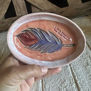 Hand Crafted Jewelry/ soap/ trinket Dish Pottery Feather design (WB)